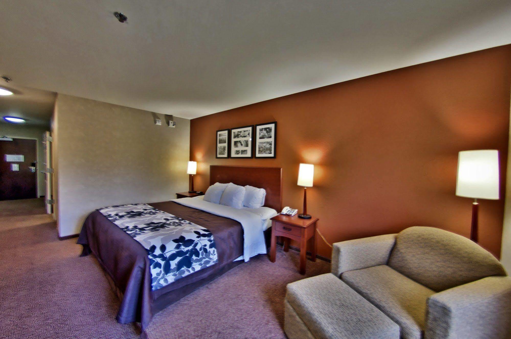 Sleep & 2* Dunmore